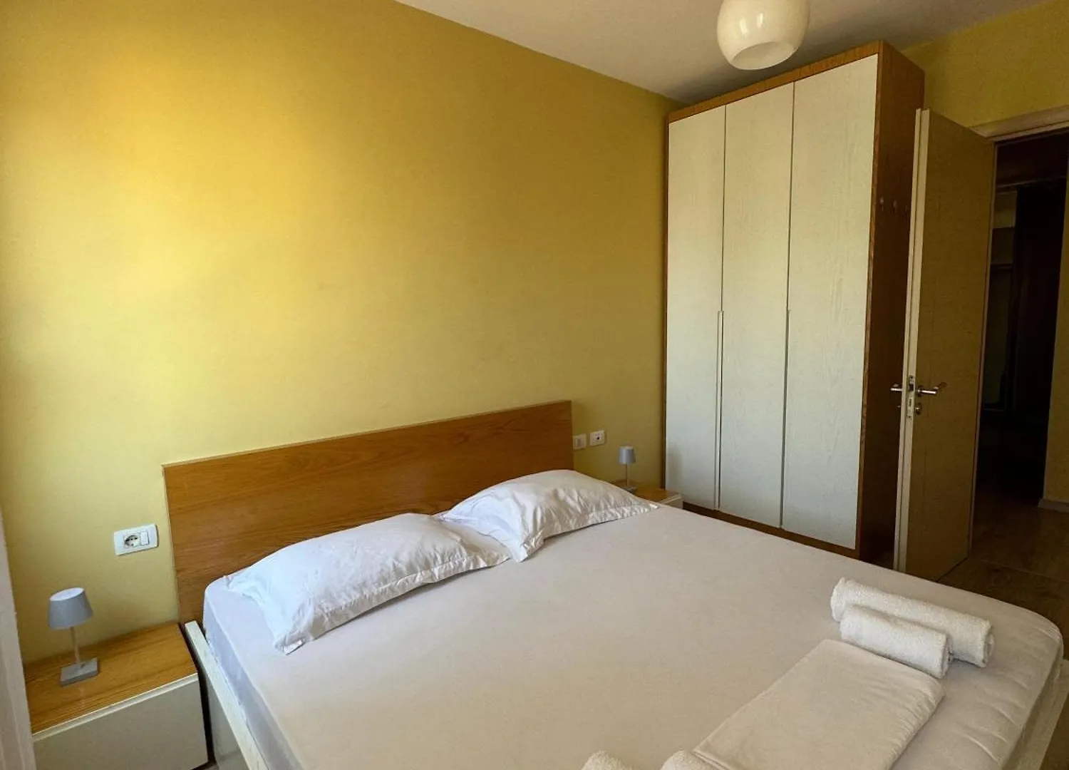 Sunlight Apartment At Pazari I Ri ティラナ アルバニア