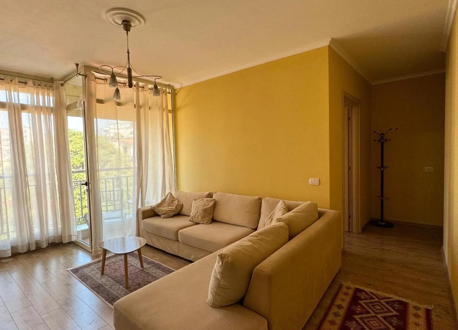 Sunlight Apartment At Pazari I Ri ティラナ アルバニア